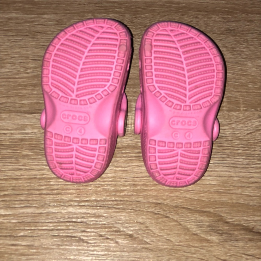 ๐๐๐HOST PICK๐๐๐Hot Pink Toddler Crocs - Picture 5 of 5